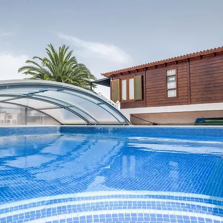 Con Piscina Feriehus Arafo