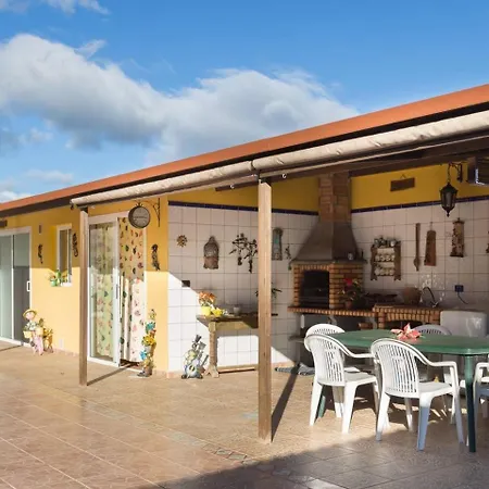Con Piscina Tatil Evi *