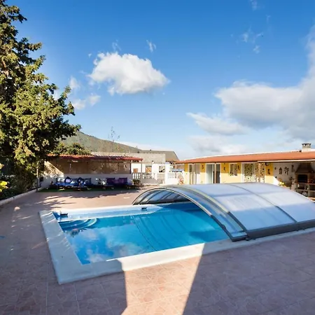Con Piscina Tatil Evi Arafo